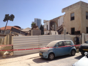 انهيار مبنى في حالة الصيانة بالقرب من مسجد حسن بك شمال مدينة يافا 